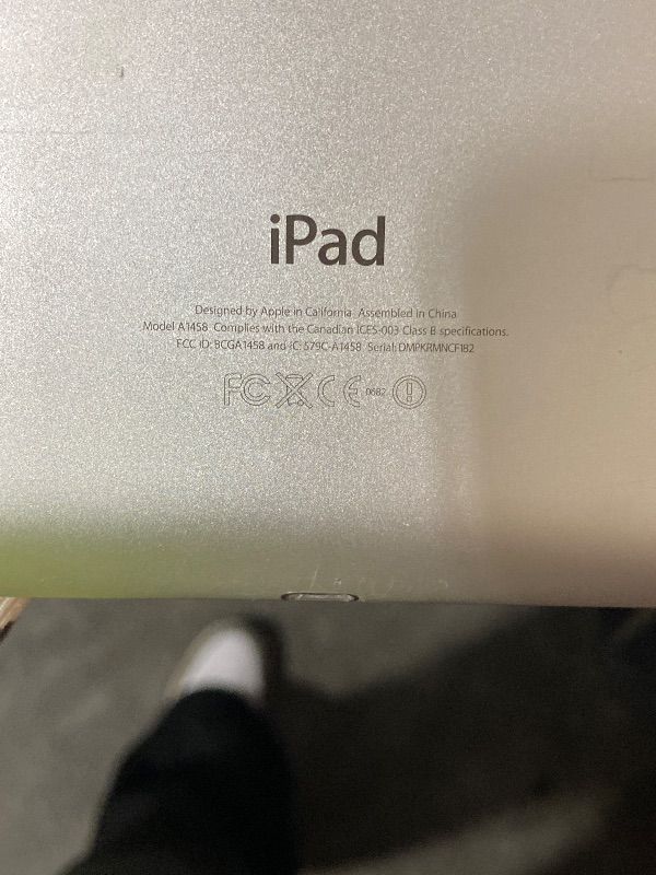 Photo 1 of ---DOES NOT FUNCTION - FOR PARTS ONLY ---Apple iPad Pro 11-inch, 256GB, WiFi, Space Gray (Renewed Premium)