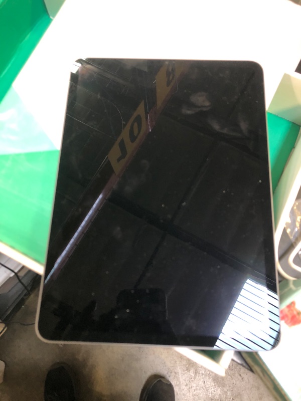 Photo 1 of ---DOES NOT FUNCTION - FOR PARTS ONLY ---Apple iPad Pro 11-inch, 256GB, WiFi, Space Gray (Renewed Premium)