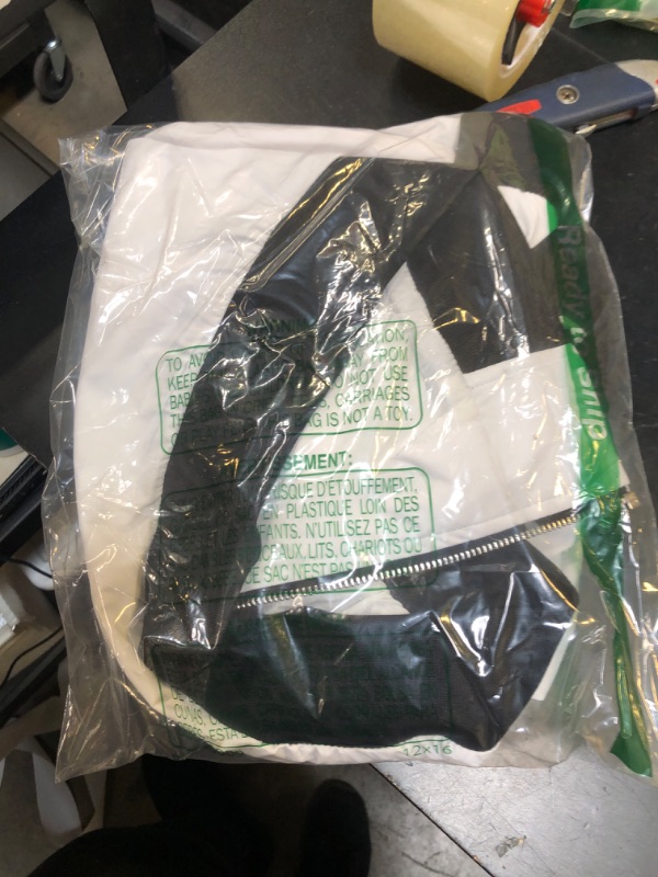 Photo 1 of MAGCOMSEN Bomber Jacket Men Lightweight Jacket Full Zip Light Windbreaker Casual Stylish Golf Jackets White M