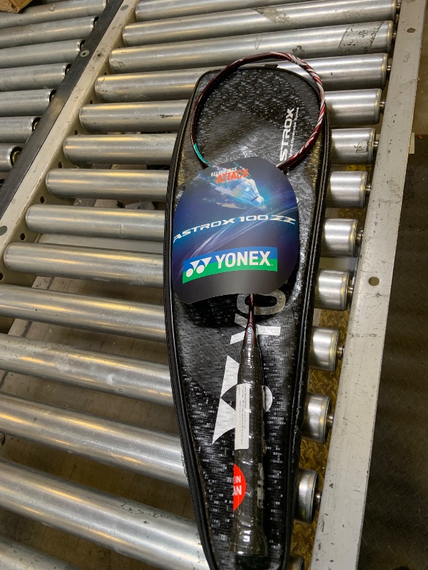Photo 1 of Yonex Astrox 100 ZZ (Kurenai)
