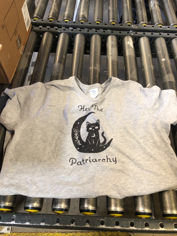 Photo 1 of "hex the patriarchy" t shirt XL