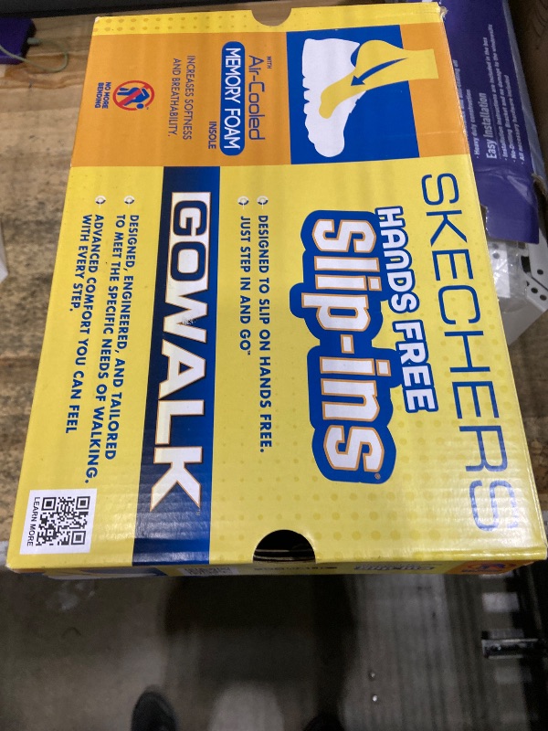 Photo 1 of ***SHOWS SIGNS OF USAGE*** Skechers Women's Go Walk Flex Hands Free Slip-Ins-Grand Entry Sneaker, Black, 9 Wide