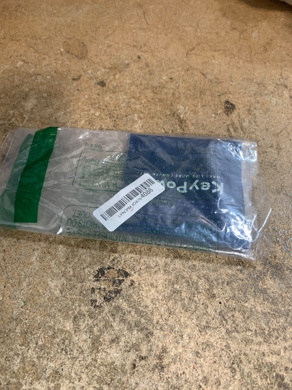 Photo 1 of (3) Dispenser Keys for Merfin 59002 Key for 1002MM, 1003MM, 1002 Towels or Moist towelettes Dispensers (3)