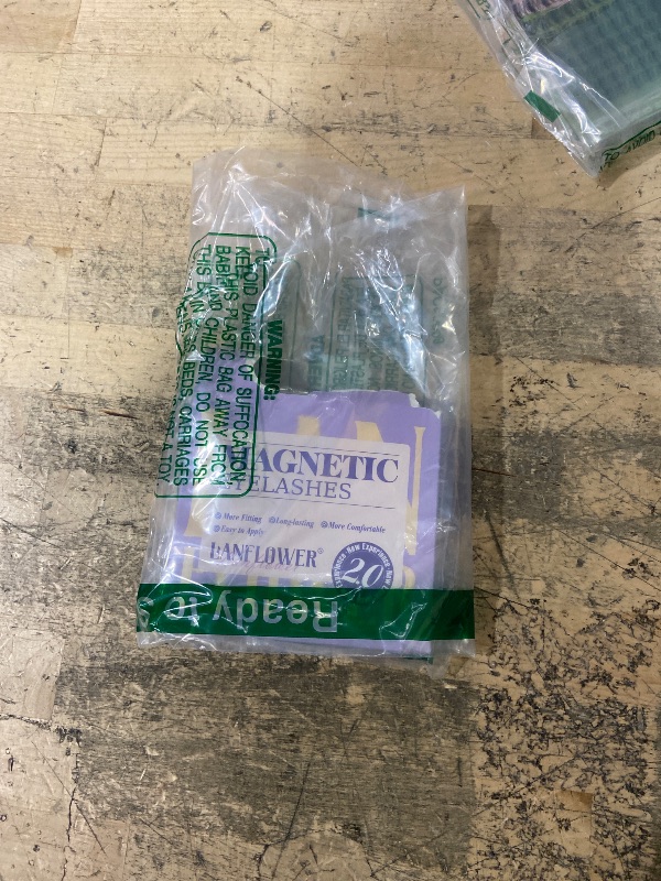 Photo 1 of **3 OUT OF 4**Magnetic Eyelashes with Applicator Natural Look Magnetic Lashes Reusable False Eyelashes Cat Eye Lashes with Magnets Easy to Use by Lanflower