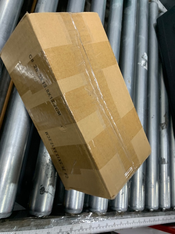 Photo 1 of 100 Pack 5 x 5 inch Clear Plastic Disposable Clamshell Container,Hinged Take Out Clamshell Dessert Container with Lid Takeout Tray Disposable Food Clamshell Containers for Dessert,Cakes,Sandwiches