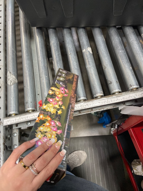 Photo 1 of **FOR PARTS ONLY/NON-FUNCTIONAL*** IUEECEN Solar Garden Lights Garden Decor, Solar Flowers Lights Outdoor Decorative,2Pack 40LED Solar Lights Outdoor Garden Waterproof for Outside Yard,Lawn,Patio,Pathway Decorations Gardening Gifts