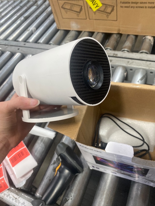 Photo 1 of ?Electric Focus?Magcubic Mini Projector 4K Support, Smart Projector with WiFi 6 and Bluetooth 5.4, 5W Soundbase Speaker, 180° Rotation, Portable Proyector for Home Theater