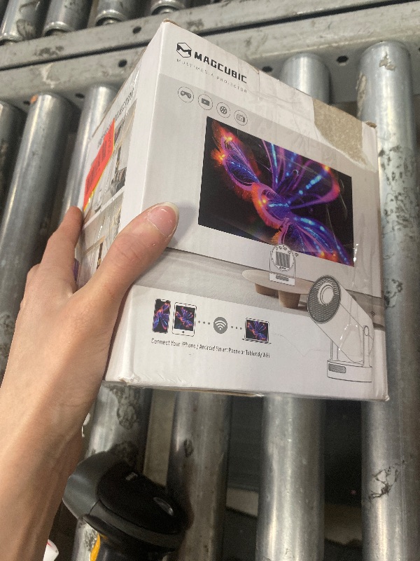 Photo 1 of ?Electric Focus?Magcubic Mini Projector 4K Support, Smart Projector with WiFi 6 and Bluetooth 5.4, 5W Soundbase Speaker, 180° Rotation, Portable Proyector for Home Theater
