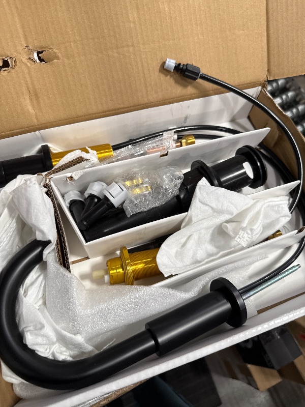 Photo 1 of ******************Missing a handle*************
Delta Nicoli Matte Black Bathroom Faucet 3 Hole, 8 Inch Widespread Bathroom Sink Faucet for Vanity, Push-Pop Drain Assembly, Matte Black 35749LF-BL