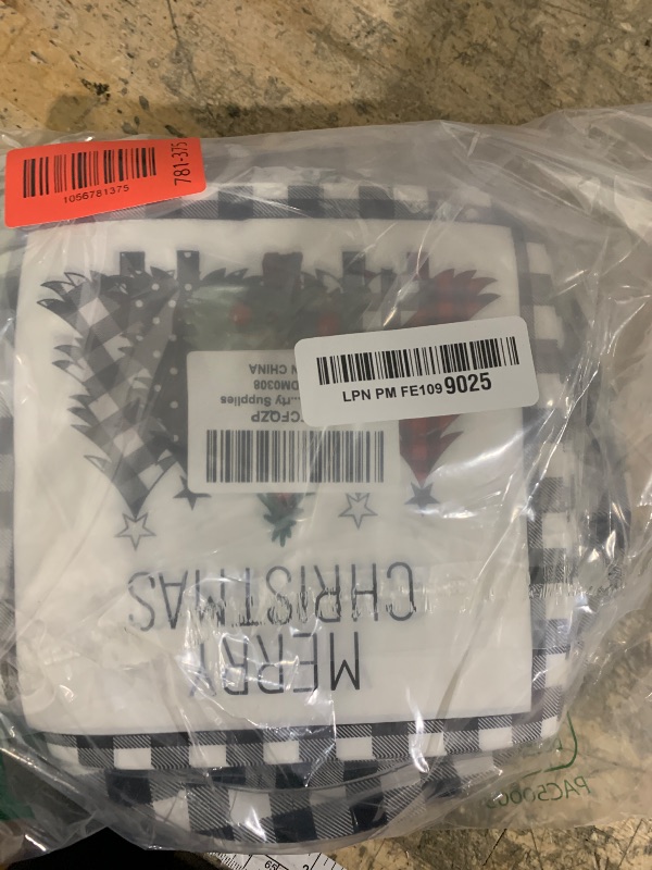 Photo 1 of 100Pcs Christmas Buffalo Plaid Tree Paper Plates and Napkins Black White Gingham Table Decoration Merry Christmas Disposable Dinnerware Xmas Trees Tableware for Xmas Holiday Birthday Party Supplies