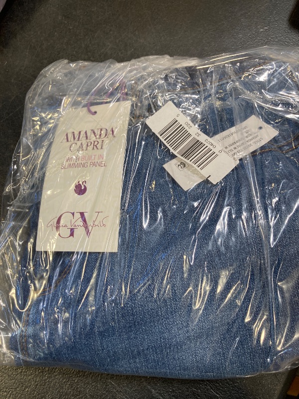 Photo 1 of Gloria Vanderbilt Women's Straight High Rise Classic Fit Capri Pant, 8, Blue
