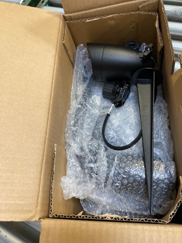 Photo 1 of  LUTEC 12V Low Voltage Landscape Lighting, Die-cast Aluminum Spot Lights with Connectors, IP65 Outdoor Landscape Spotlights, 5W 550LM Warm White 3000K for Tree Garden, 8 Pack (No Transformer Kits) 