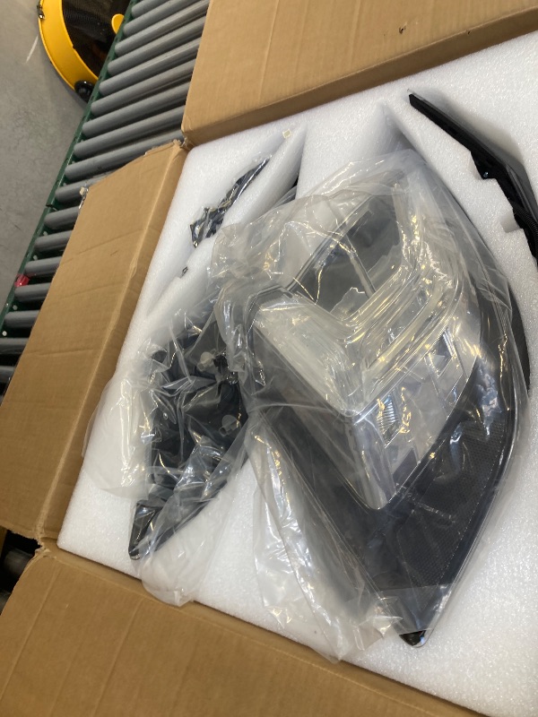 Photo 1 of  Clear Lens Tail Lights for 2016-2021 Honda Civic Sedan, JDM Style Rear Lamps with Bulbs, Left Driver & Right Passenger Side, Plug-and-Play Upgrade (HO2804110, HO2805110) -4 PCS 