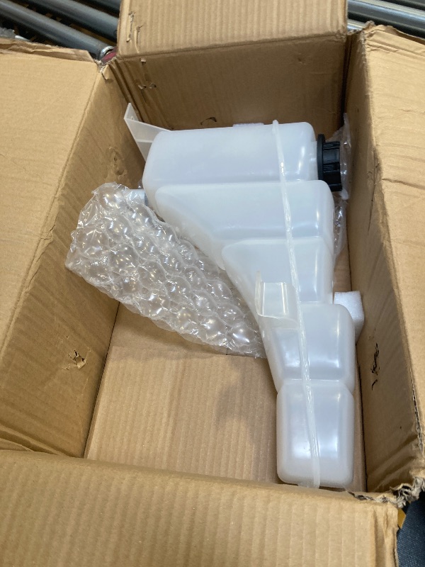 Photo 1 of  BDFHYK Engine Coolant Expansion Reservoir Overflow Tank Compatible with Ford Excursion F-250 F-350 F-450 F-550 Super Duty Replace 603-213 A080AA-T DAKG-080AA FRT1506C SK603213 2C3Z8A080AA F6DZ8100A 