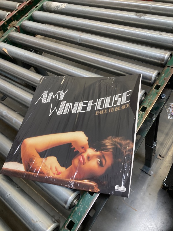 Photo 1 of Amy Winehouse - Back To Black