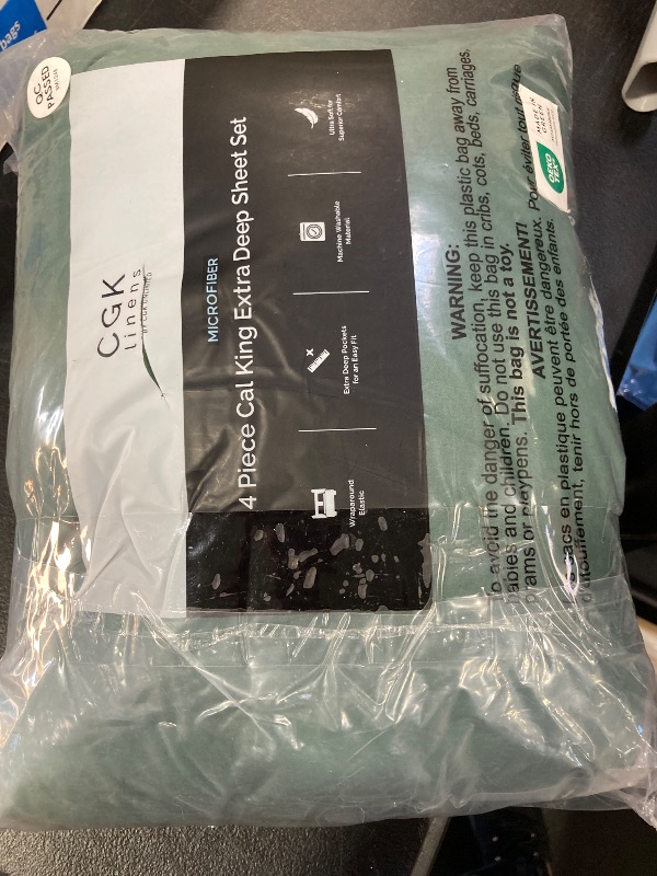Photo 1 of Extra Deep Pocket Cal King Sheets - 4 Piece Breathable & Cooling Bed Sheets - Hotel Luxury Bed Sheet Set - Soft, Wrinkle Free & Comfy - Easily Fits Extra Deep Mattresses - Emerald Green Sheets Set