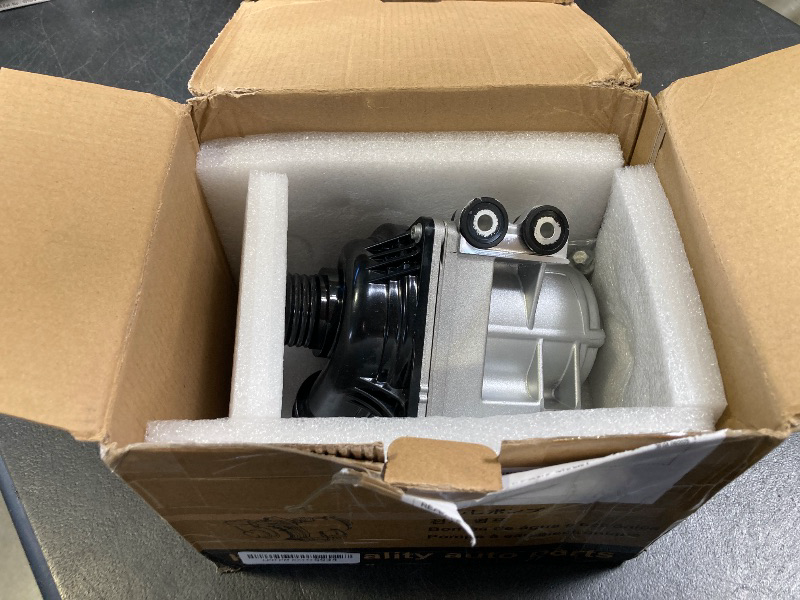 Photo 1 of MUNIK 11517632426 Electric Engine Water Pump w/Bolts Compatible with BMW 135i 335i 335is 335xi 535xi 135is E61 E82 E88 E90 F01 Replace# 11517563659 11517588885 11519455978 11515A05704 V201600041