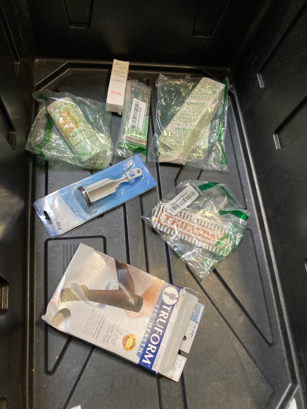 Photo 1 of bag lot misc items 