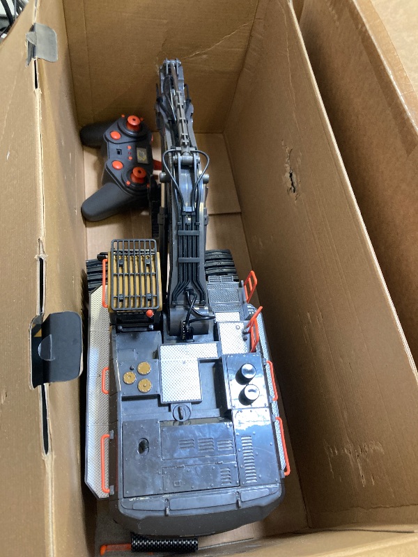 Photo 1 of 22 Channel Remote Control Excavator, 1/14 Scale RC Excavator Metal Shovel Independent Arms, Professional Construction Vehicles with Lights Sounds, Best Gift for 8+ Years Old Boys Adults
