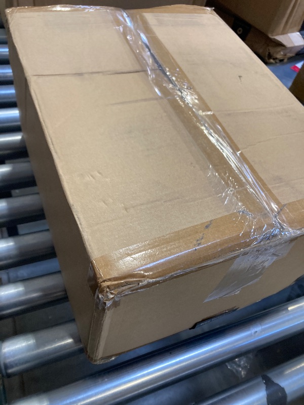 Photo 1 of 700PCS Clear Gold Disposable Dinnerware Set for 100 Guests, Plastic Plates for Party, Wedding, Christmas, Halloween, Include: 200 Plastic Plates, 100 Gold Silverware, 100 Cups, 100 Napkins
