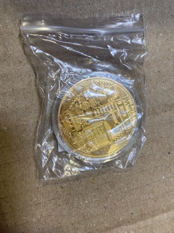 Photo 1 of Collector's Edition Bitcoin Coin - Commemorative Cryptocurrency Collectible in Protective Acrylic Display Case - Perfect for Crypto Enthusiasts, Coin Collectors, and Gifts