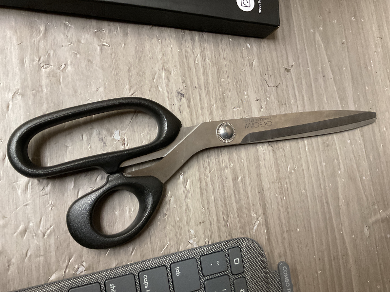 Photo 1 of Heavy Duty Multi-Purpose Kitchen Shears 1 pair Korean Barbecue Kalbi Rib Meat Cutting/Micro-Serrated 2.2T Blade/Quality Stainless Steel Scissors Large 9.6-Inches