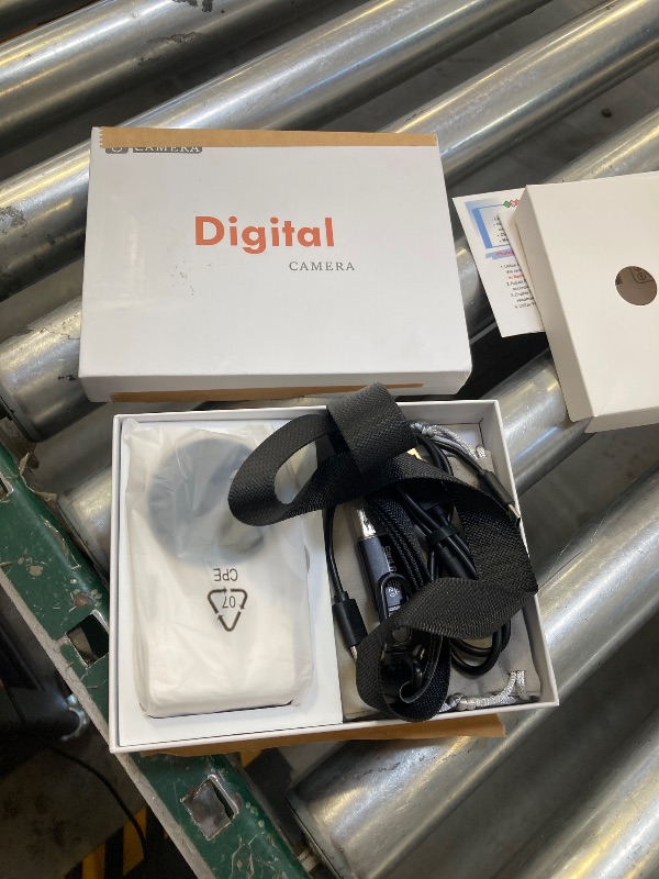 Photo 1 of 4K Digital Camera, Wevoor 64MP Point and Shoot Digital Camera with Autofocus, 18X Zoom, 20 Filters, 64GB SD Card, 2000 mAh Battery, 2.8" Screen Compact Vlogging Camera for Beginners Teens Adult(White)