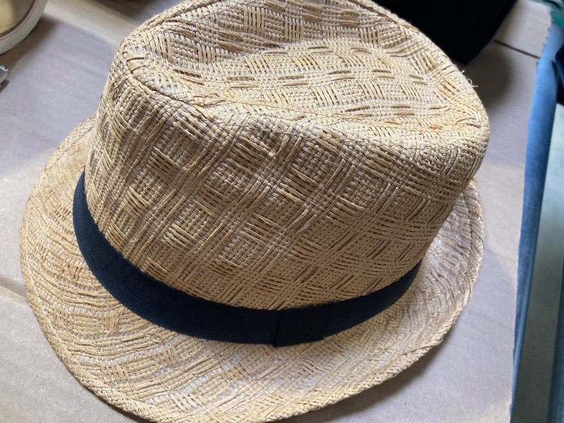 Photo 1 of Men's and Women's Hat S/M