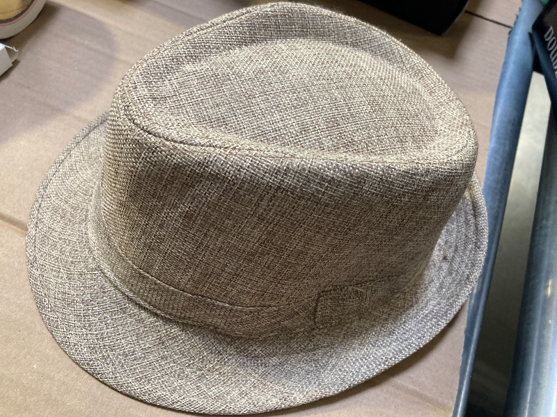 Photo 1 of Men's and Women's Hat S/M