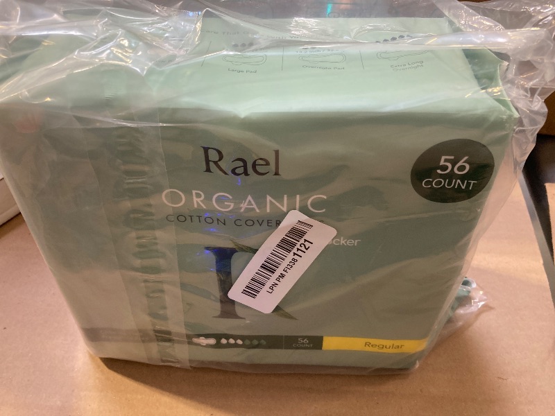 Photo 1 of package of Rael Organic Cotton Cover Pads.