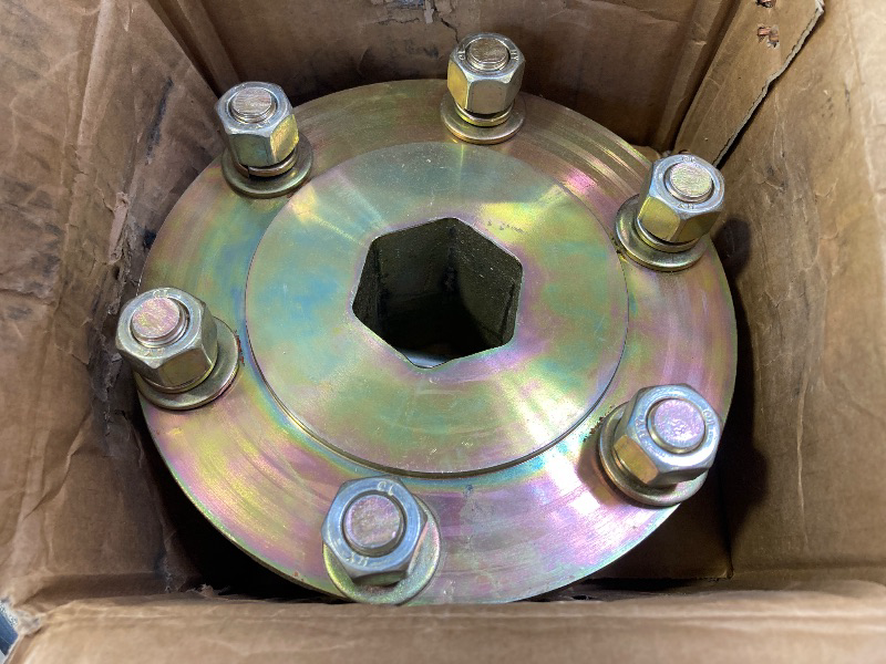 Photo 1 of Solarhome 67401-17453 H6640-17300 Wheel Hub Compatible with Kubota B2410 B1700 B7510 B7200 B5100 B4200 B7300 B1550 B5200 B6100 B7400 B2100 B7610 B7100 B1750 B7500,Silver