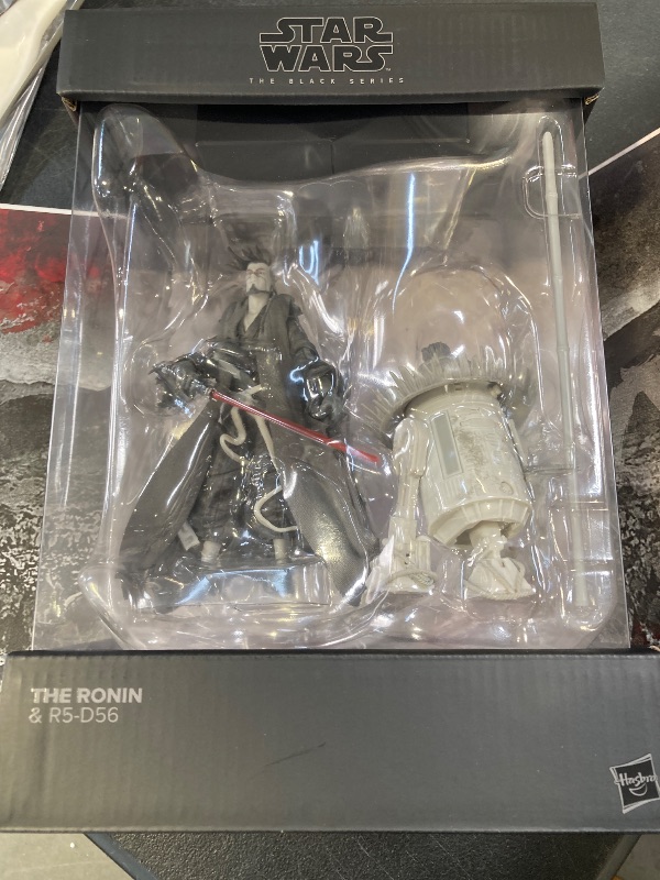 Photo 1 of STAR WARS The Black Series The Ronin & R5-D56, Visions Premium Collectible 6 Inch Action Figure 2-Pack