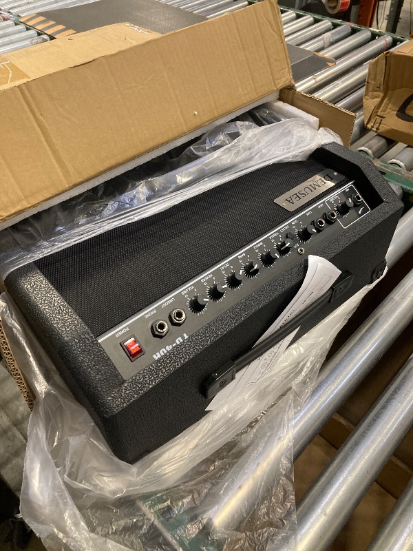 Photo 1 of 40W Guitar Amp (Black, 40W)

