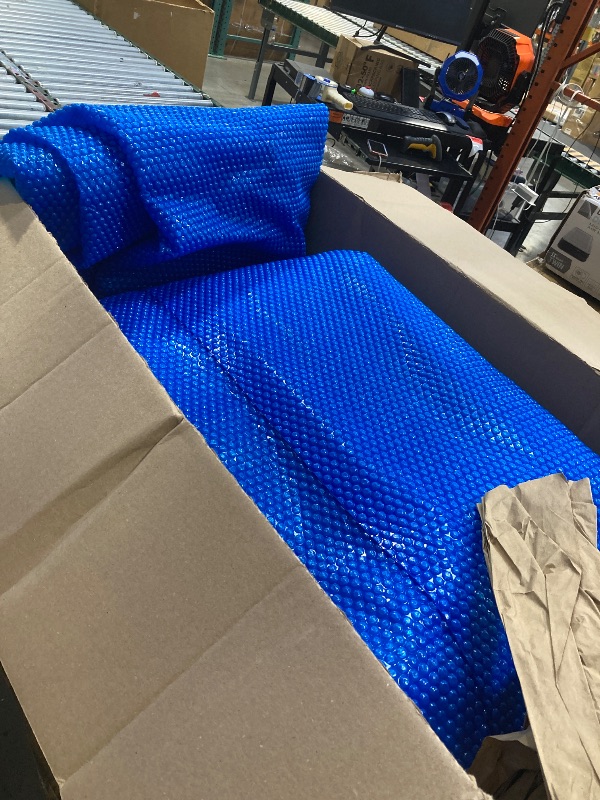 Photo 1 of Bubble Packaging Roll 
