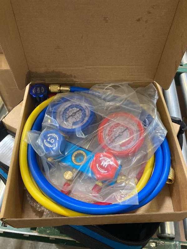 Photo 1 of VIVOHOME 110V 1/3 HP 4CFM Single Stage Rotary Vane Air Vacuum Pump and R134a AC Manifold Gauge Set Kit with Leak Detector Carry Bag for HVAC Air Conditioning Refrigeration Recharging ETL Listed
