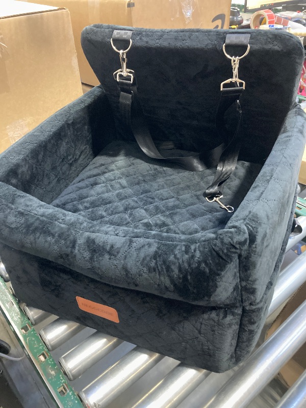 Photo 1 of Snoozer Dog Car Seat  Under 25lbs, Pet Car Seat to Alleviate Car Sickness for Dogs, Included Harness Strap, Black Removable Washable Cover
