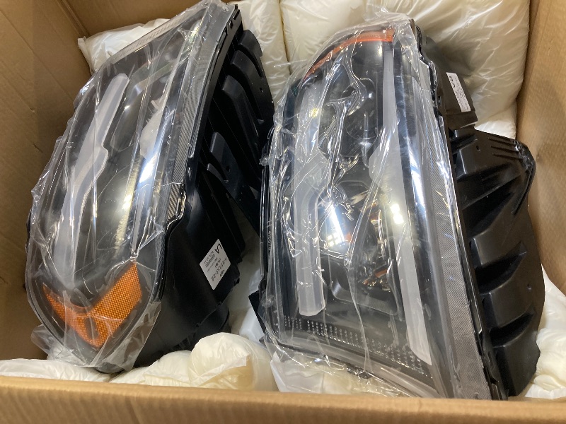 Photo 1 of  Headlights Set 2024-01-11
