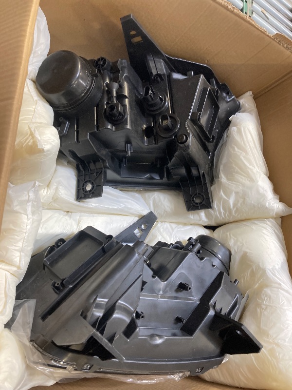 Photo 1 of  Headlights Set 2024-01-11
