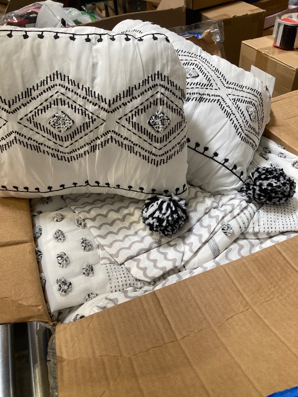 Photo 1 of Geniospin Twin Comforter Set 6 Pieces, White and Black, Microfiber, All Season Alternative, Includes Comforter, Flat Sheet, Fitted Sheet, Deco Pillow, Sham, Pillowcase