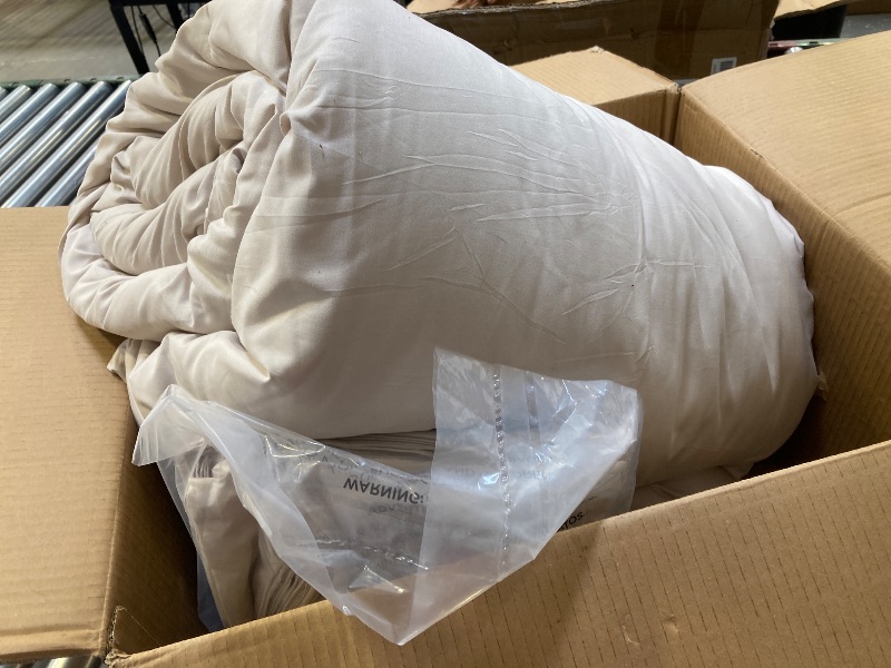 Photo 1 of Queen Size Comforter 