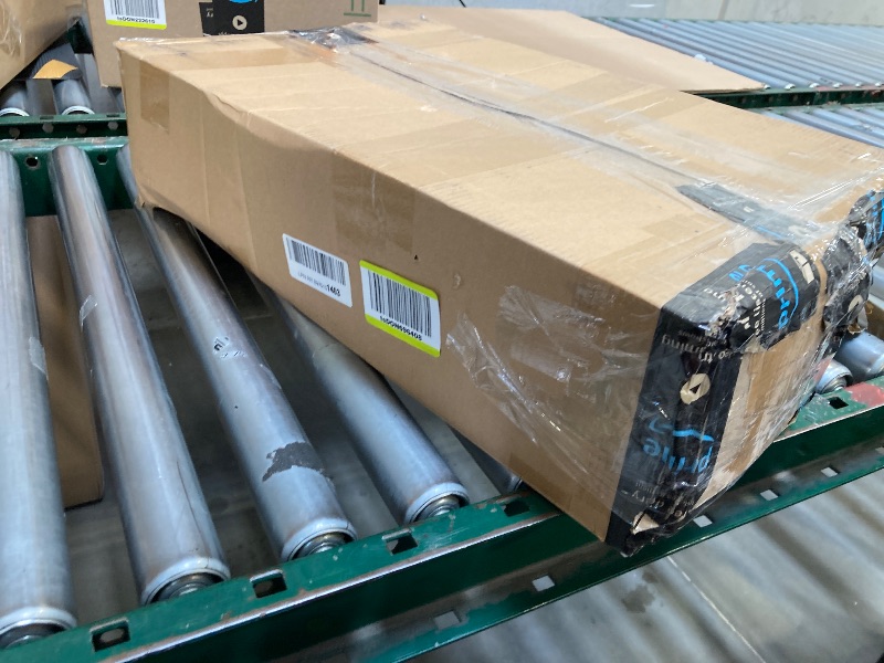 Photo 1 of  1 Pcs Wedding Butterfly Floor Lamp Creative Butterfly Ceiling Lights Decoration Creative Floor Standing Lamp Hanging Props for Wedding Receptions and Birthdays