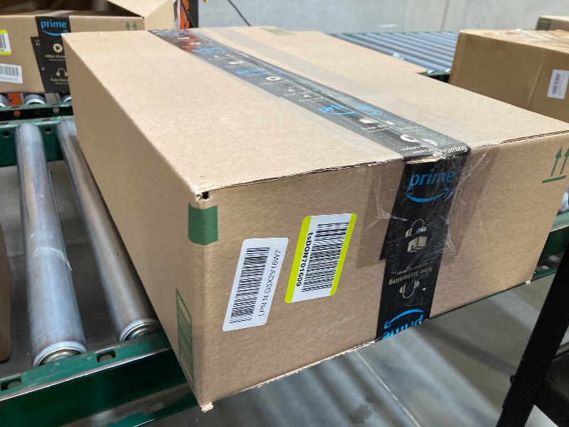 Photo 1 of 1PC Wedding Butterfly Floor Lamp Romantic Glowing LED Butterfly Ambient Light Wedding Decoration Creative Hanging Floor Props