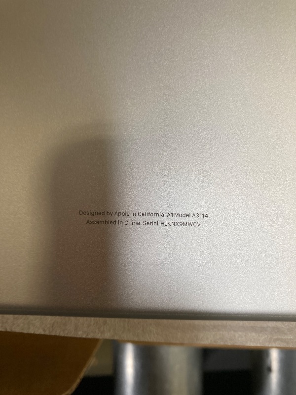 Photo 1 of Apple 2024 MacBook Air 15-inch Laptop with M3 chip: Built for Apple Intelligence, 15.3-inch Liquid Retina Display, 16GB Unified Memory, 512GB SSD Storage, Backlit Keyboard, Touch ID; Starlight