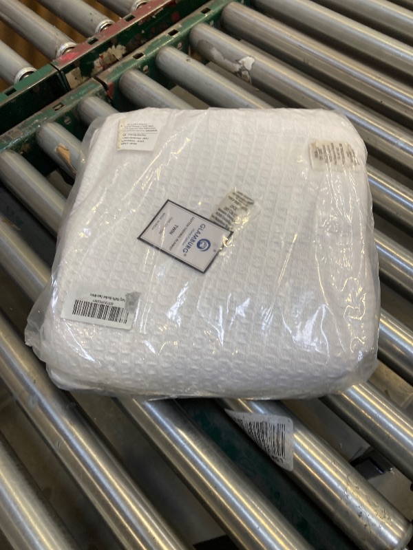 Photo 1 of GLAMBURG 100% Cotton Thermal Blanket - Soft Waffle Twin Size, Breathable All Season Cotton Blanket, White