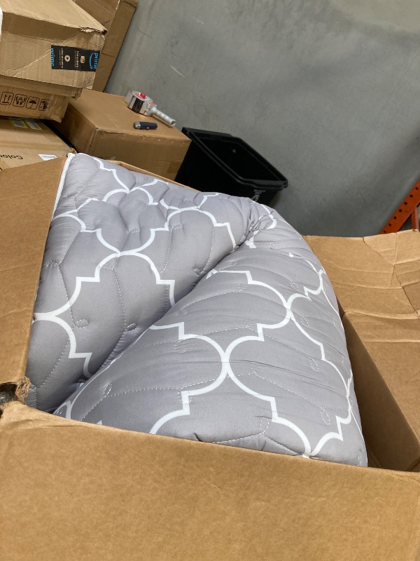 Photo 1 of  Premium Foam Japanese Floor Mattress Futon Mattress,100% High Density Comfortable Foam,Thicken Tatami Mat Sleeping Pad,Portable Kids Adults Sleeping Mats for Guest Room, Dormitory 