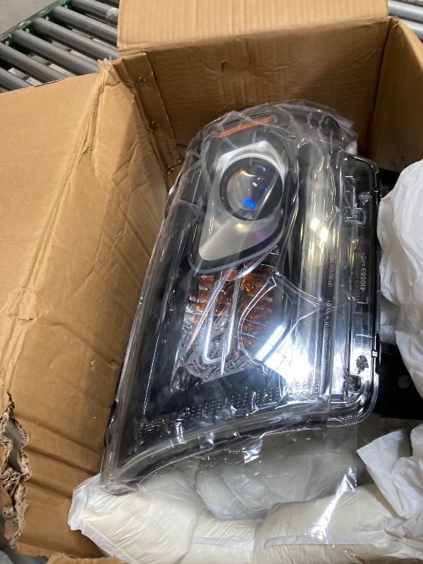 Photo 1 of  FIONE Halogen Headlight Assembly Compatible With Dodge Durango 2014-2020 Replacement Black Housing Headlights Without LED DRL Projector Left Driver Side LH 68299135AD CH2502302 