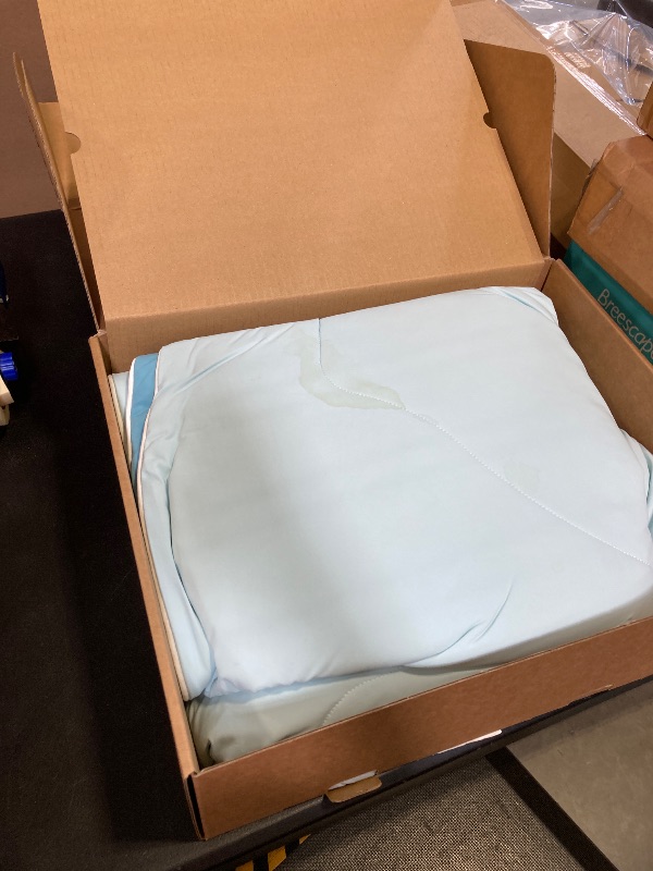 Photo 1 of REST® Evercool® Cooling Comforter, King/Cali King, Blanket for Hot Sleepers, All Season Bedding to Keep Cool for Night Sweats, Breathable Lightweight Duvet, 106x90 Inches, Aqua Blue