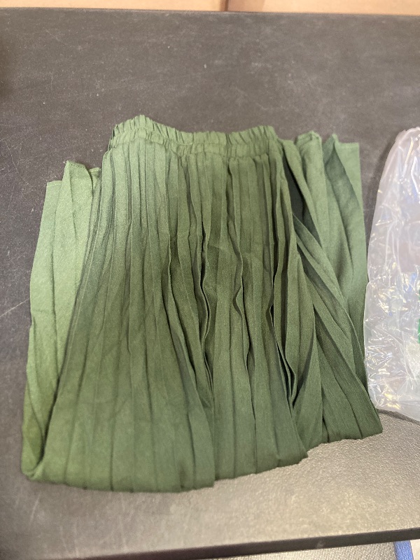 Photo 1 of Basoteeuo Green Pleated Skirt for Women Midi Length Summer High Waisted A Line Elastic Waist Skirts XL
