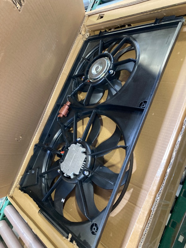 Photo 1 of PartsFlow Radiator Cooling Fan Assembly for 2012-2013 Volkswagen Beetle/Passat for 2010-2013 Volkswagen Golf for 2006-2009 Volkswagen Rabbit for 2005-2013 Volkswagen Jetta 620-843 