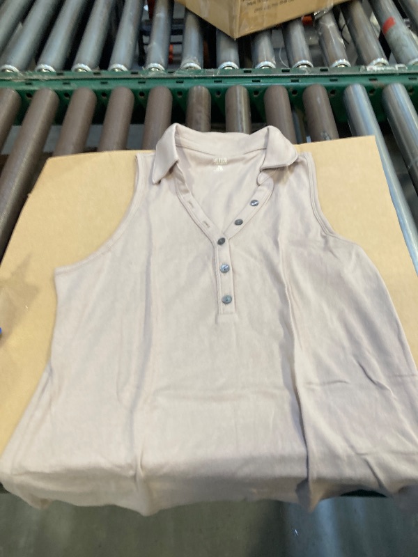 Photo 1 of a.n.a. A New Approach top size P xl 